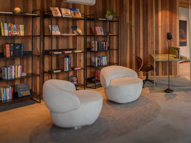 Hotel além do quarto: como o mobiliário amplia a experiência de hospedagem