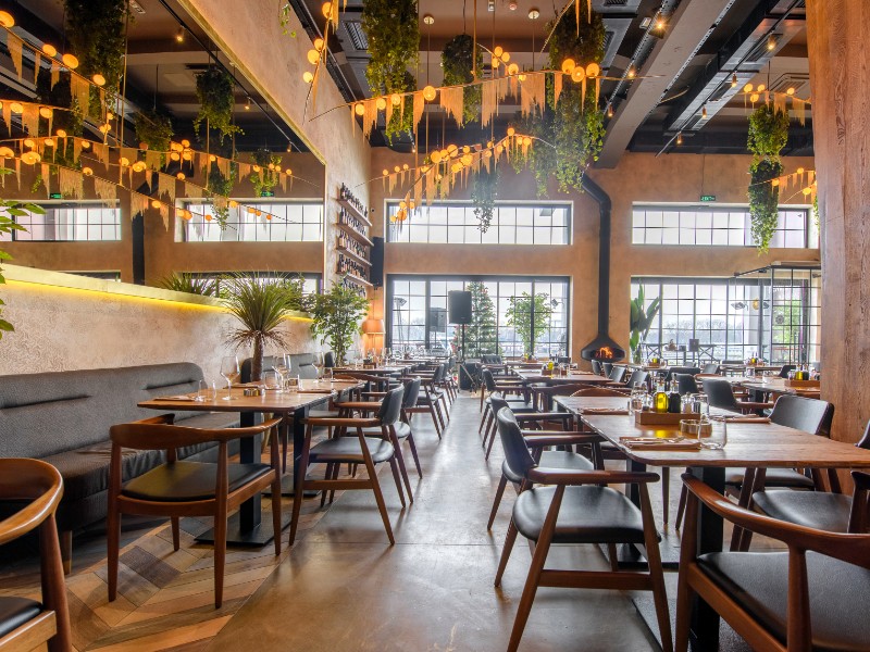 Paisagismo em restaurantes: tudo que o arquiteto precisa saber