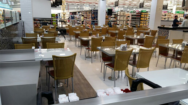 Supermercados investem em áreas gourmet